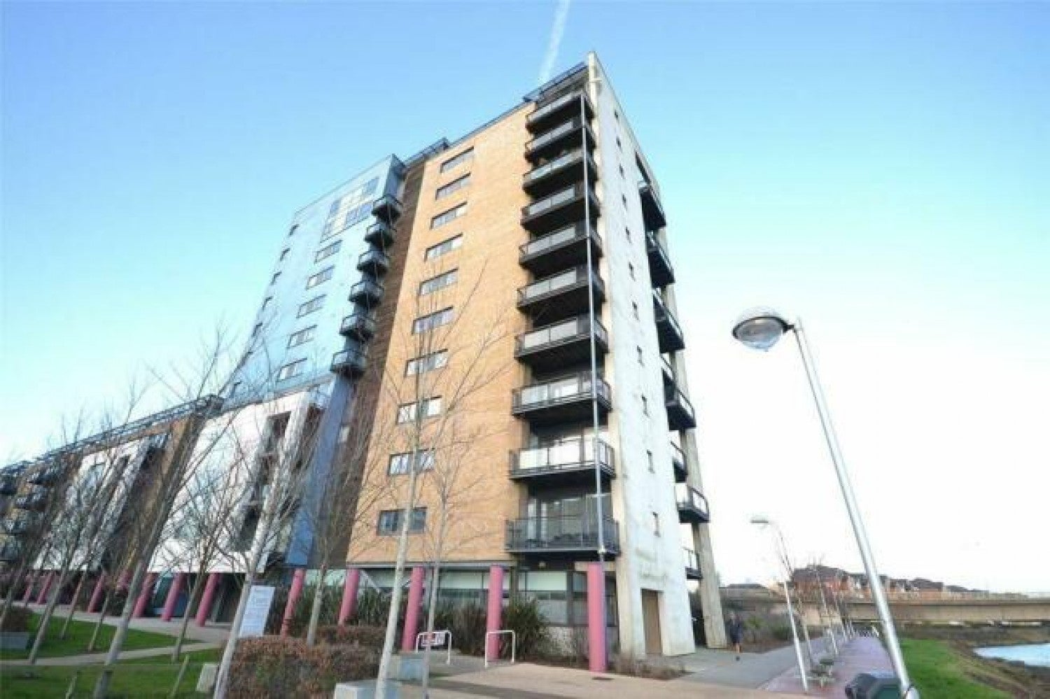 Flat Butetown Link in Cardiff