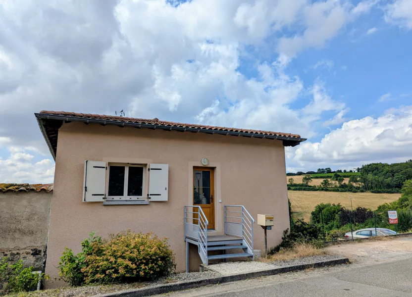 Flat Route de Lyon in Saint-Julien-sur-Bibost