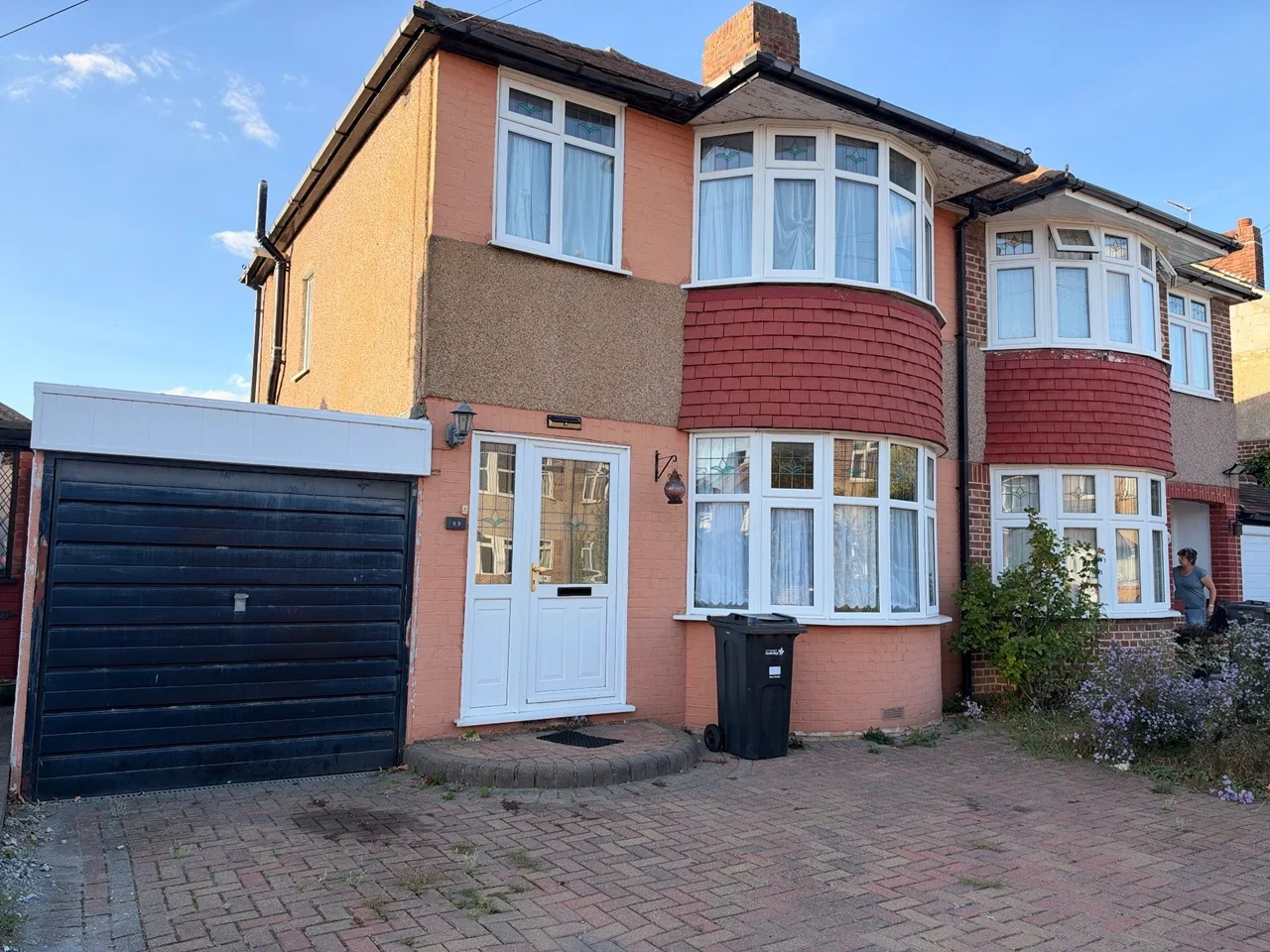 House Kirkland Avenue in Greater London