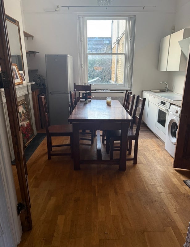 Room Mill Lane in Greater London