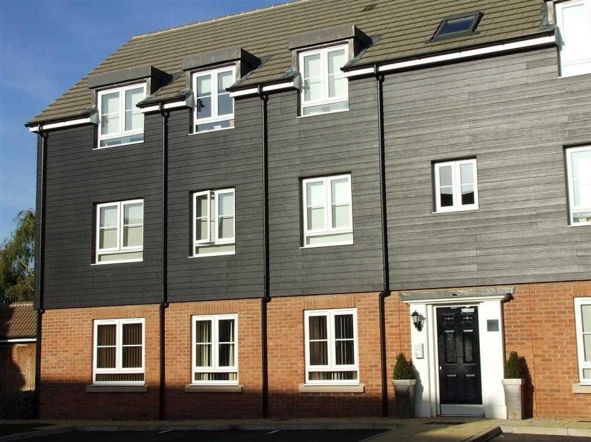 Flat Victoria Road in Epping Forest