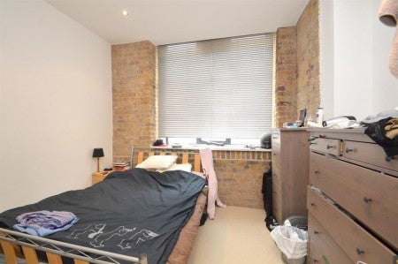 Flat Commercial Street in Greater London