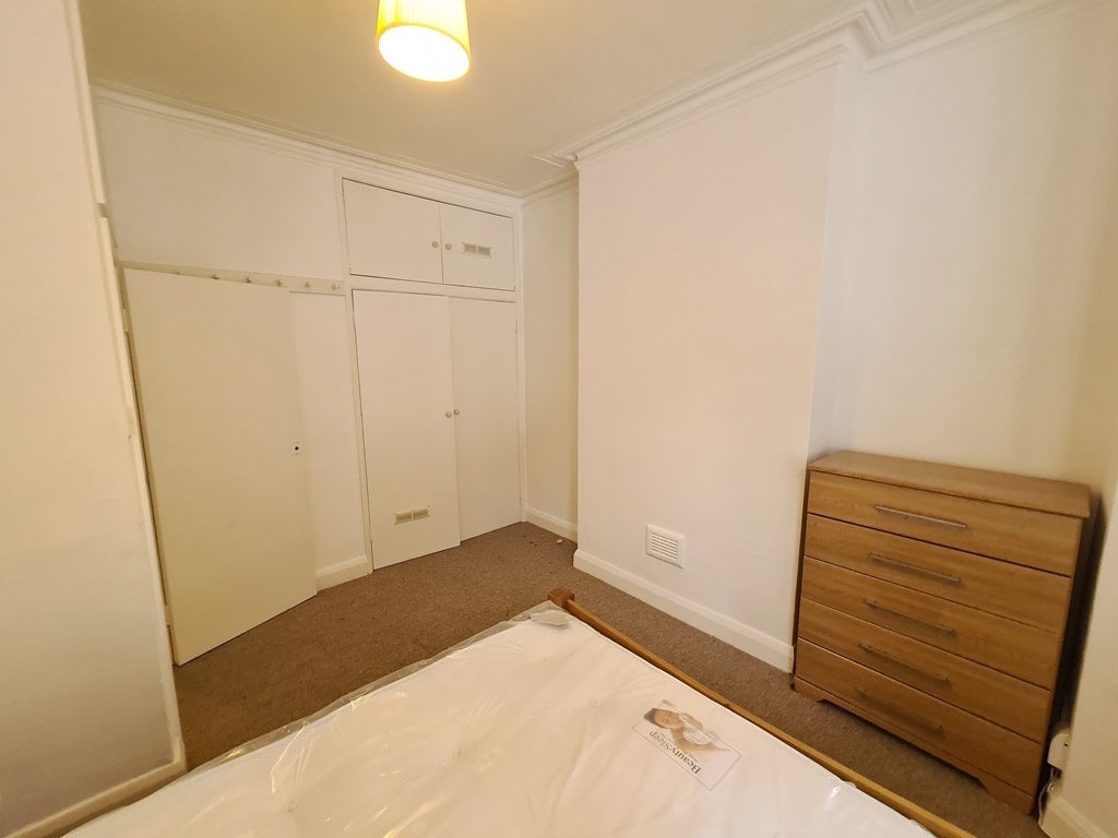 House Larcom Street in Greater London