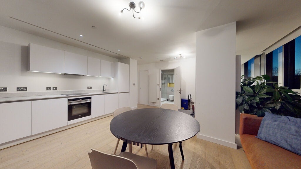 Flat Highgate Hill in Greater London