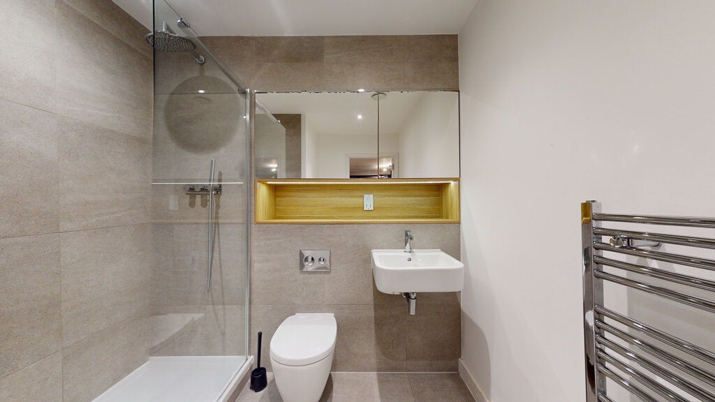 Flat Highgate Hill in Greater London