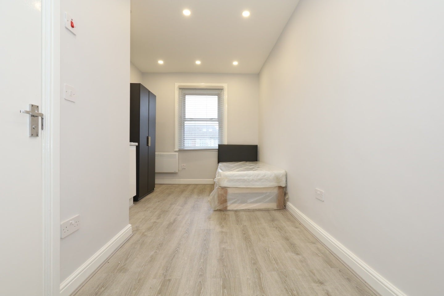 Room Alexandra Avenue in Greater London