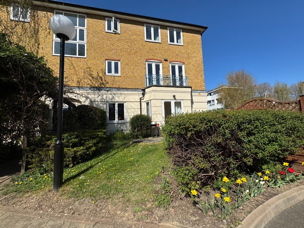 Flat Goldman Close in Greater London