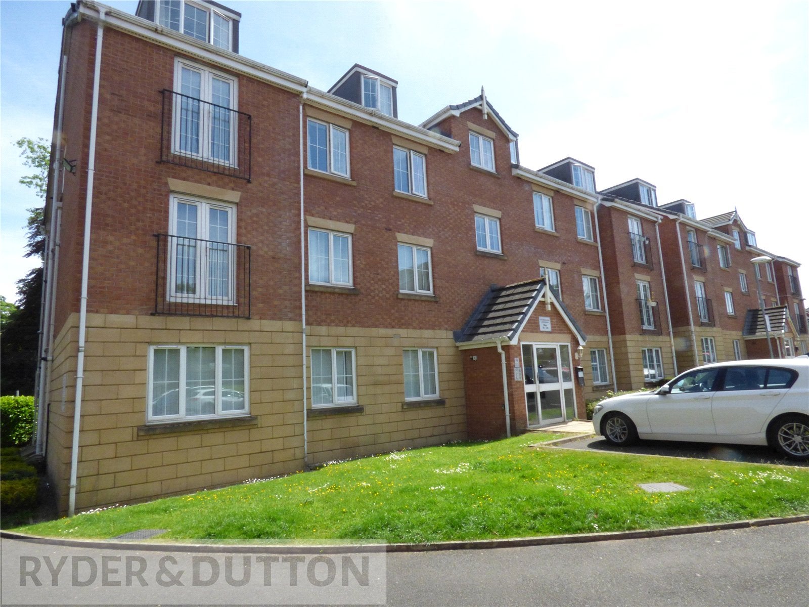 Flat Canberra Way in Milnrow