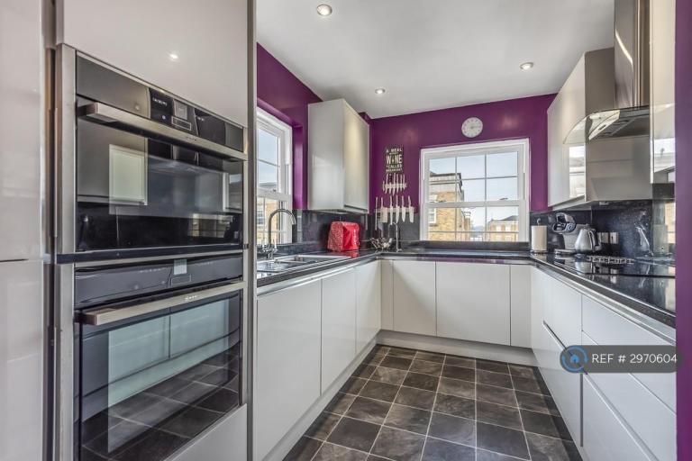 Flat Marigold Way in Maidstone