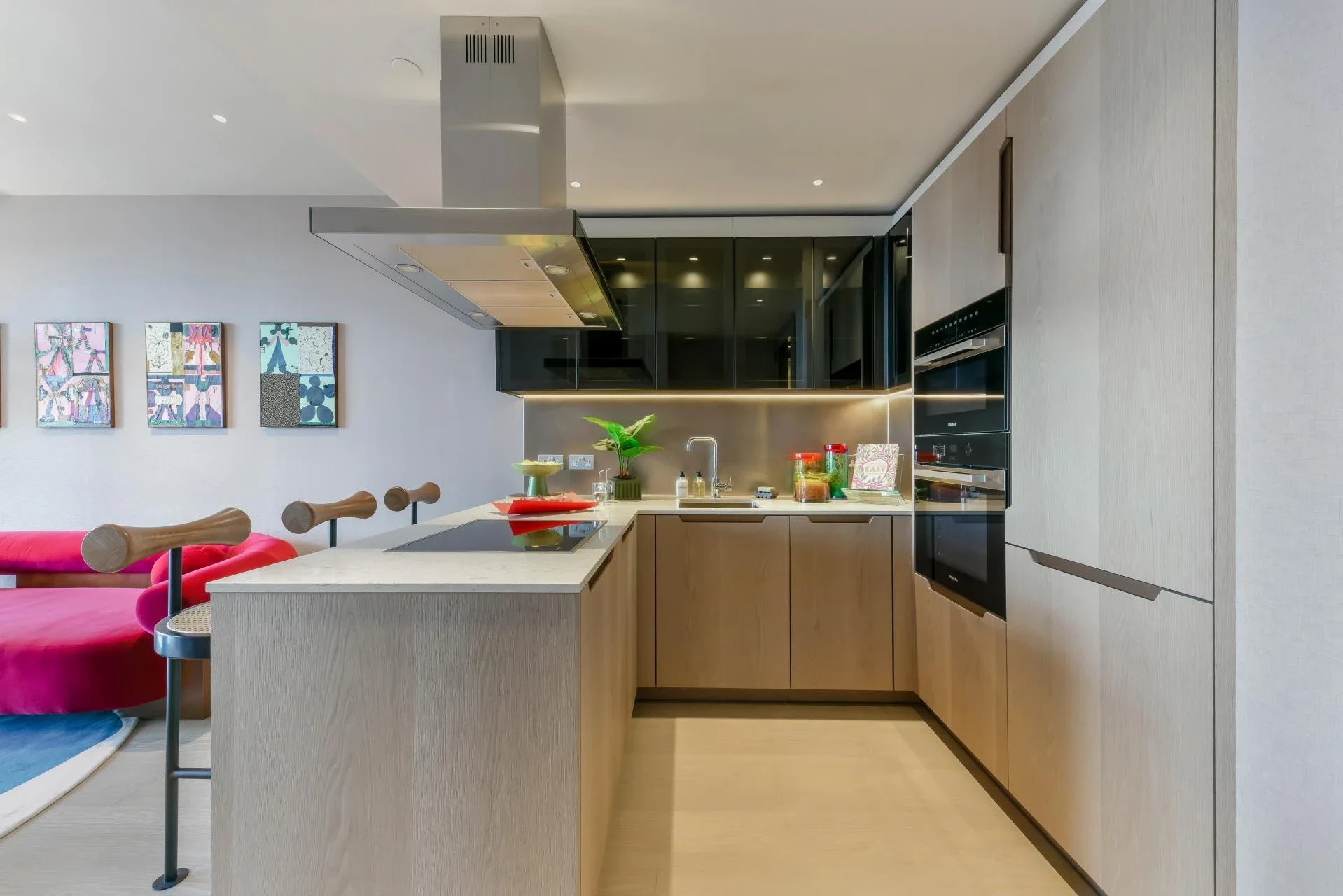 Flat Nine Elms Lane in Greater London