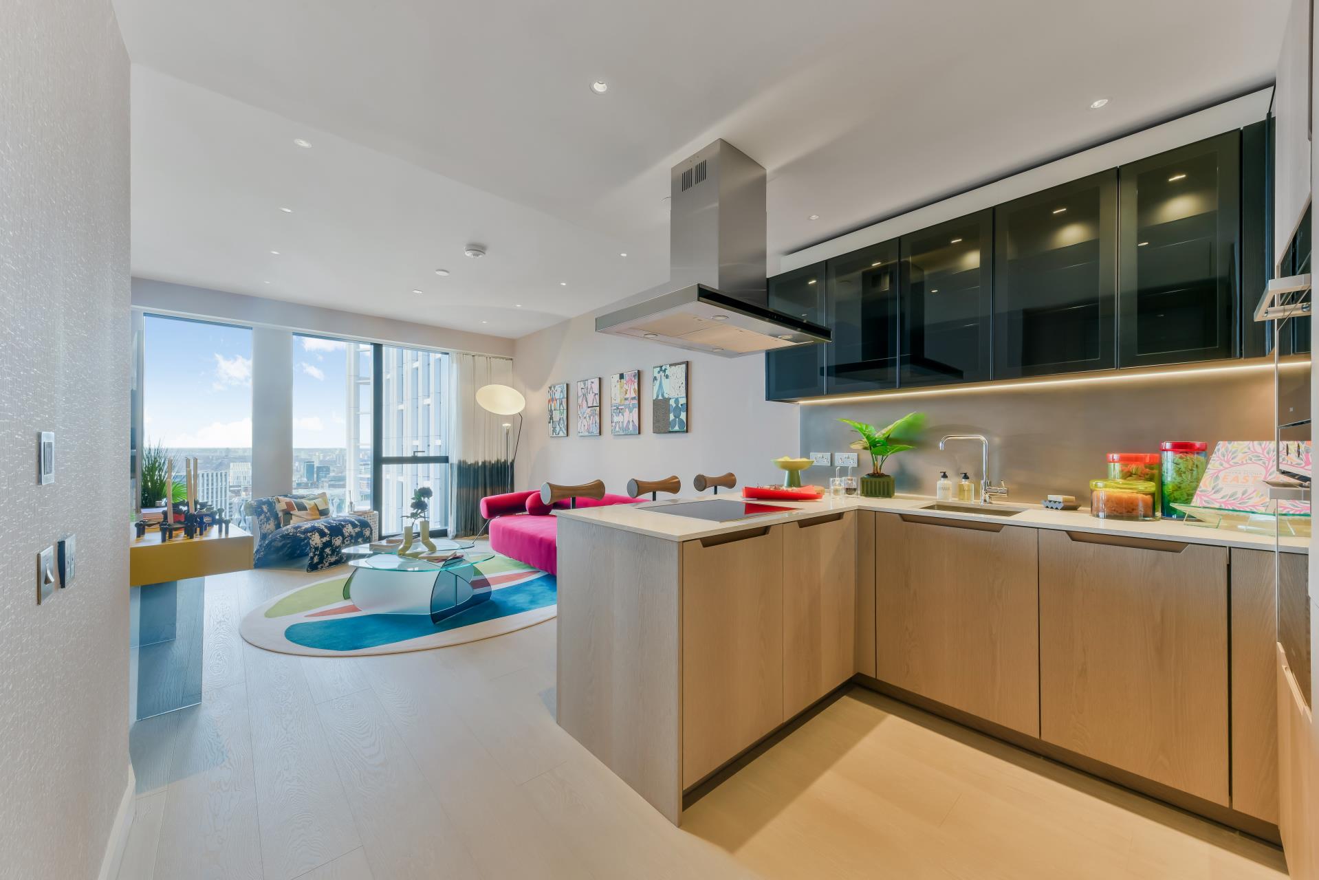Flat Nine Elms Lane in Greater London