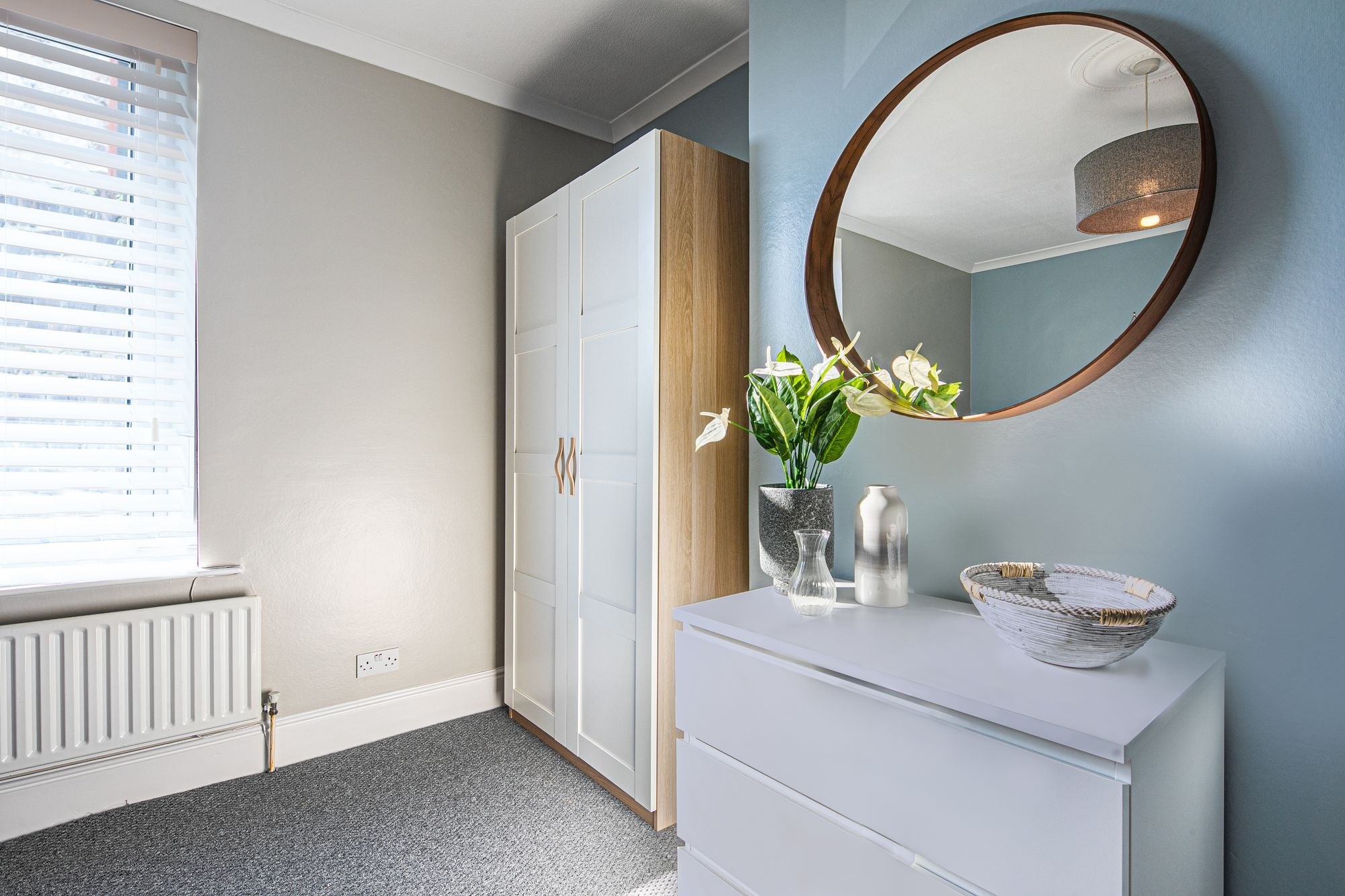 Room Hunter Hill Road in Sheffield