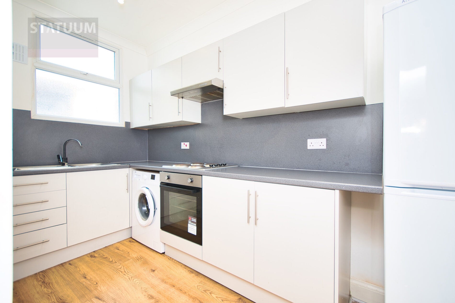 Flat Chingford Mount Road in Greater London