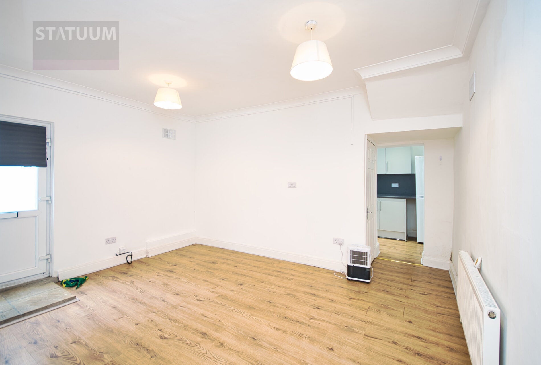 Flat Chingford Mount Road in Greater London