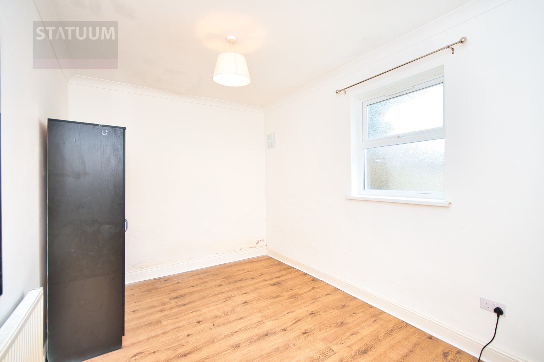 Flat Chingford Mount Road in Greater London