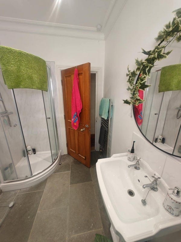 Room Sharrow View in Sheffield