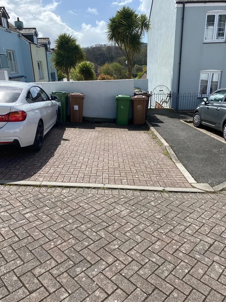 Flat Kingfisher Way in Plymouth