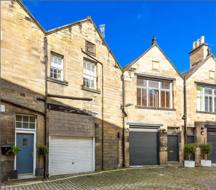 Flat Canning Street Lane in City of Edinburgh