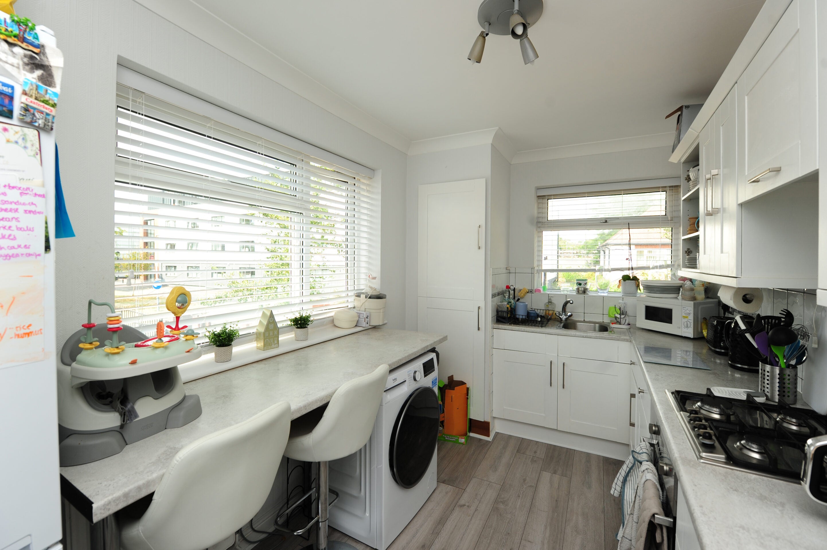 Flat Great Central Avenue in Greater London