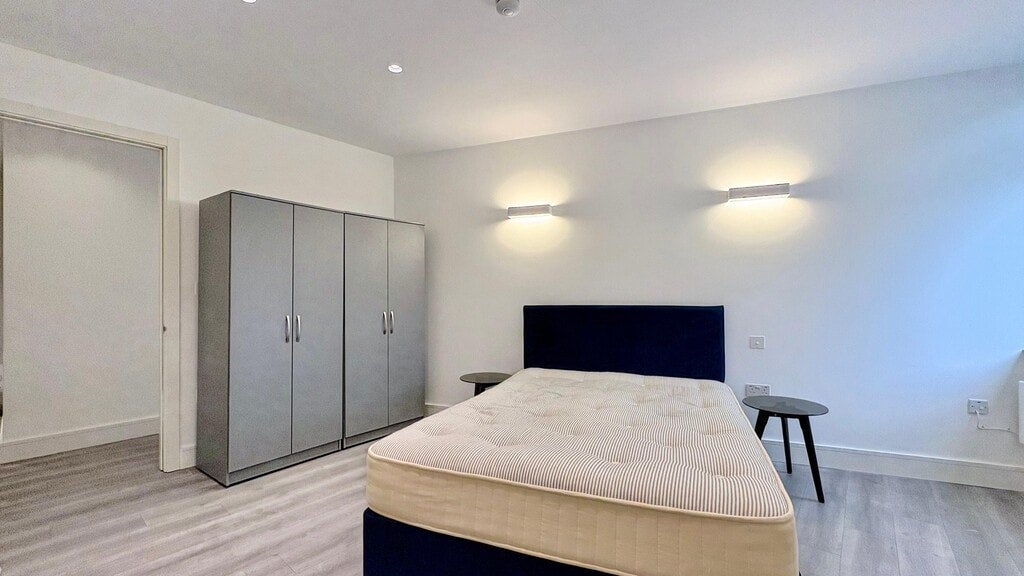 Flat Great West Road in Greater London