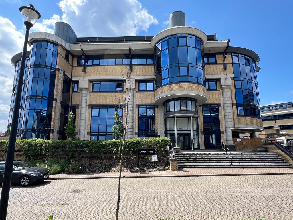 Flat Great West Road in Greater London