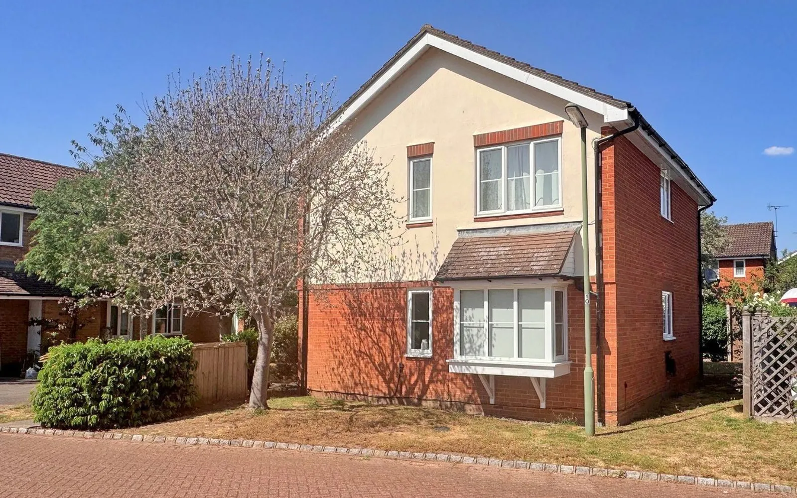 Flat Sullivan's Reach in Elmbridge