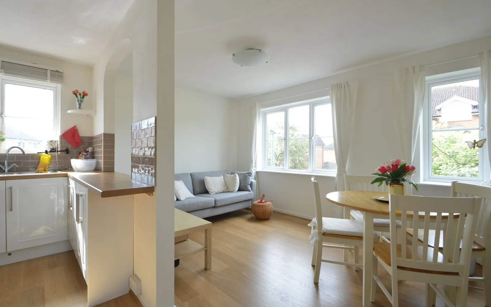 Flat Sullivan's Reach in Elmbridge