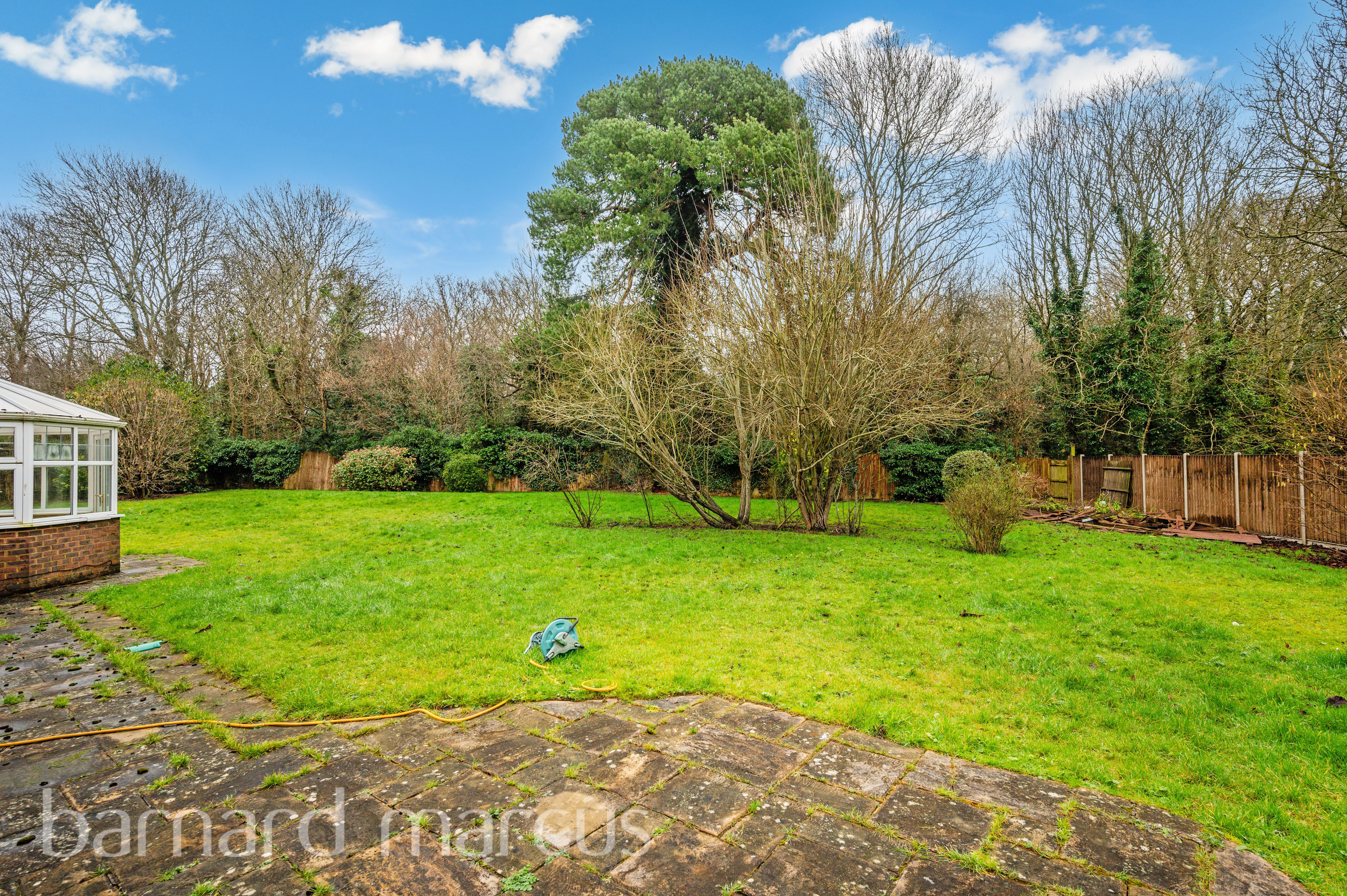 House Heathside Place in Reigate and Banstead