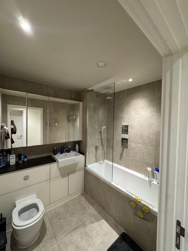 Room Mallow Walk in Greater London