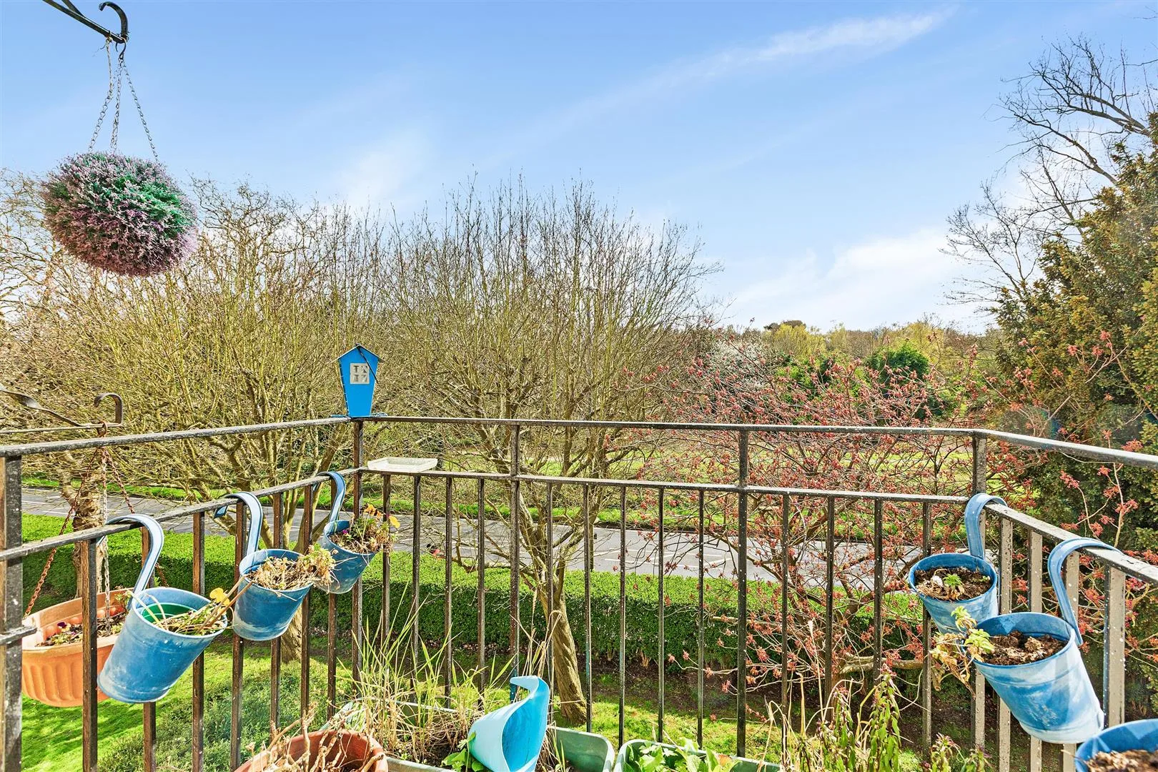Flat Pullman Gardens in Greater London