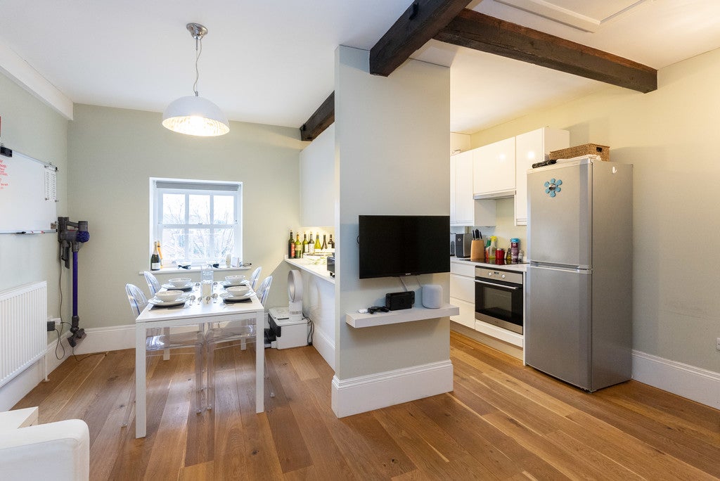 Flat Parsonage Square in Mole Valley