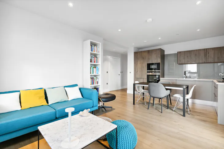 Flat Lockington Road in Greater London