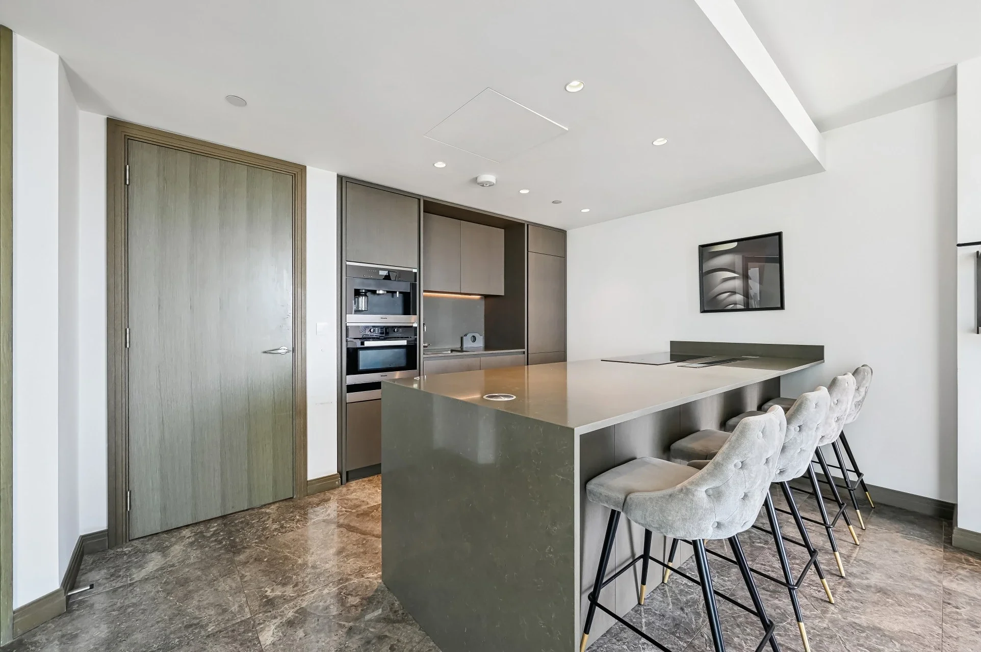 Flat Blackfriars Road in Greater London