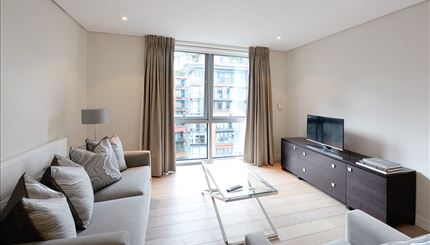 Flat Harbet Road in City of Westminster