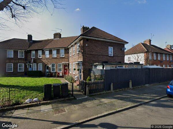Flat Fenton Road in Greater London