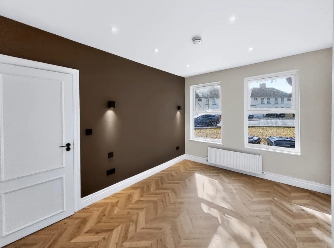 Flat Fenton Road in Greater London
