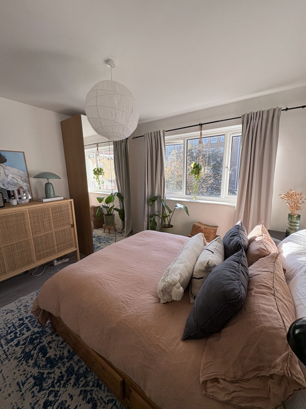 Room Riley Street in Greater London