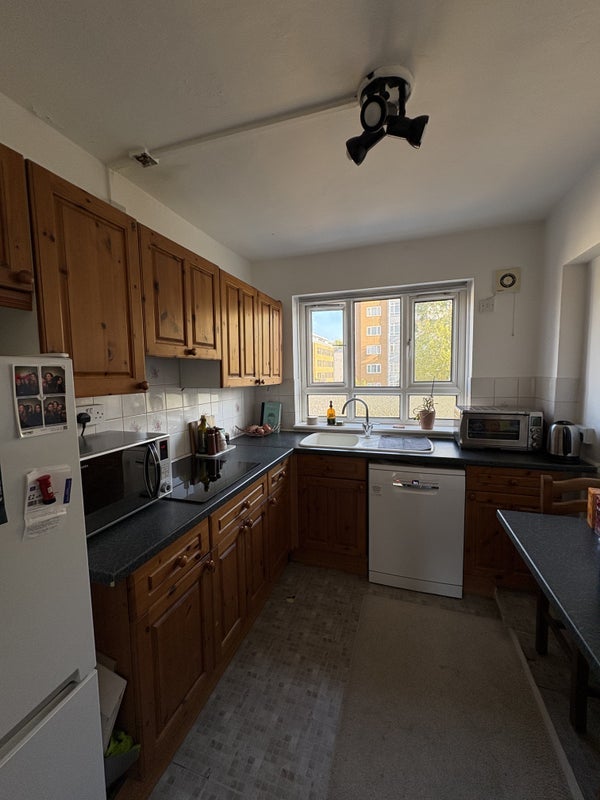 Room Riley Street in Greater London