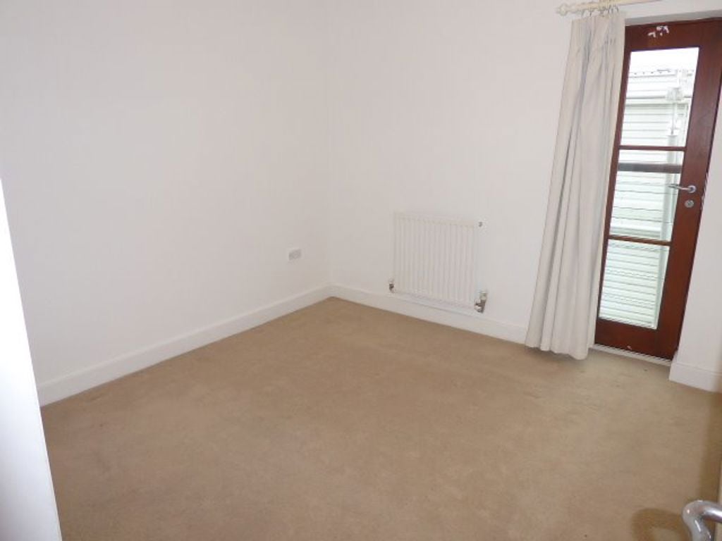 Flat Standside in Northampton