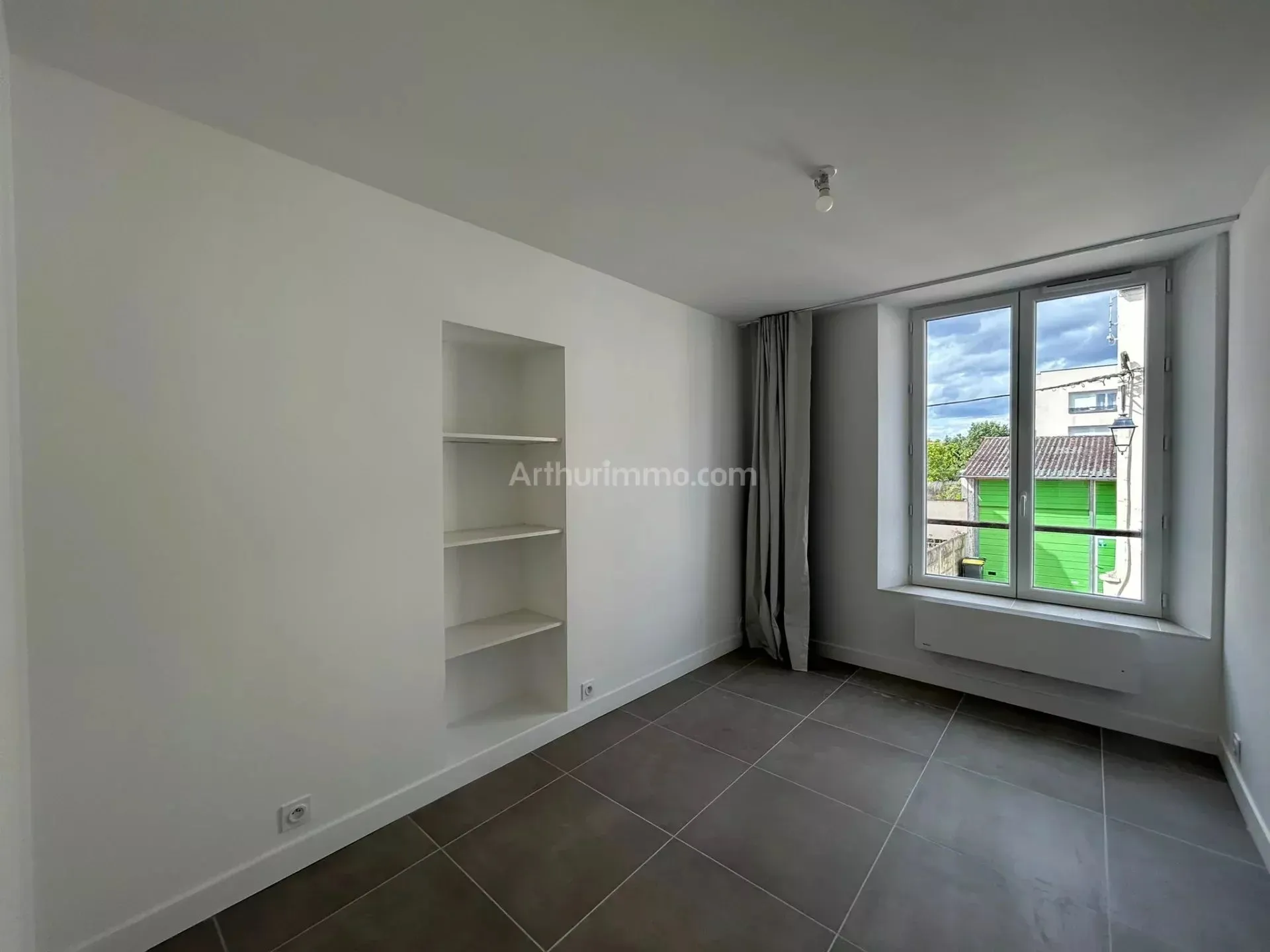 Flat Avenue Paul Vaillant-Couturier in Paray-Vieille-Poste