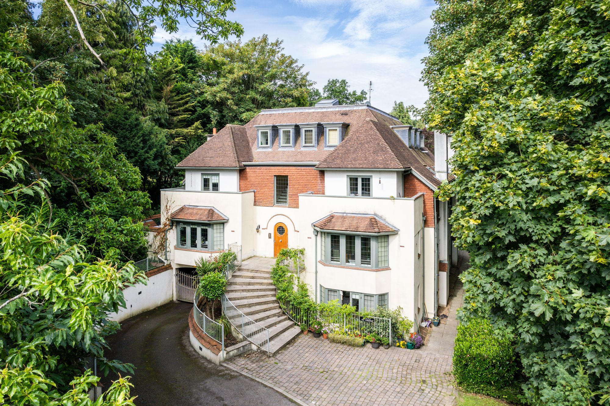 Flat Oathall Road in Mid Sussex