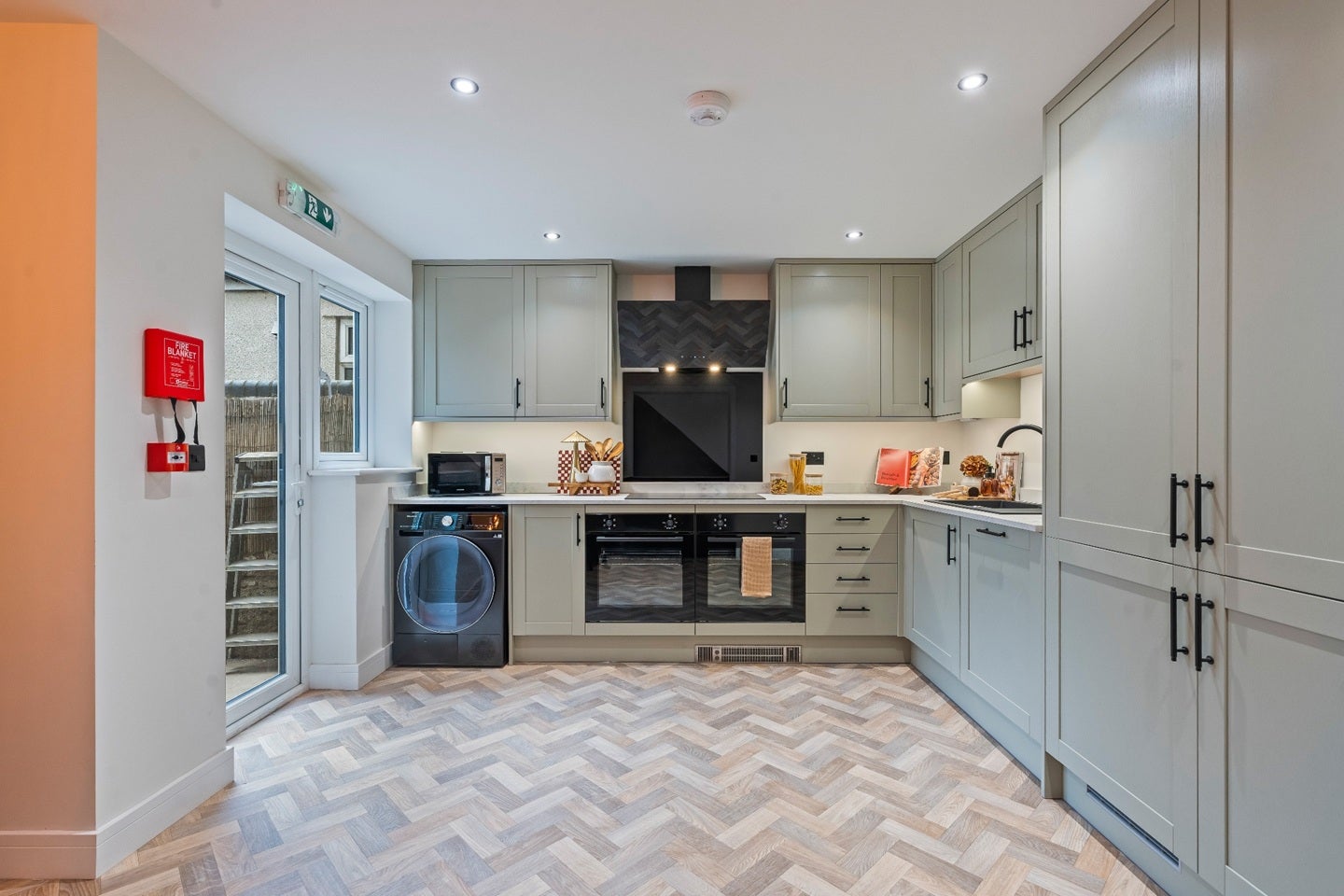 Room Hythe Road in Swindon