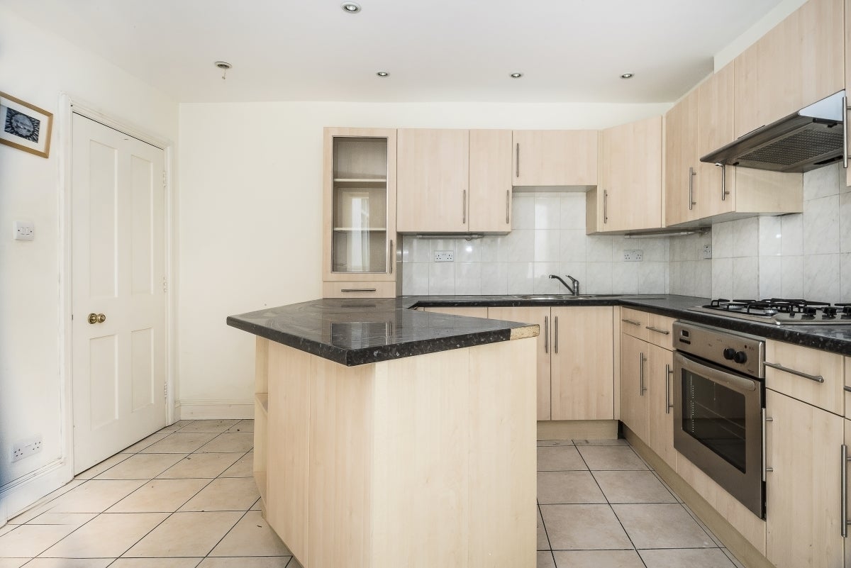 Flat Grafton Square in Greater London