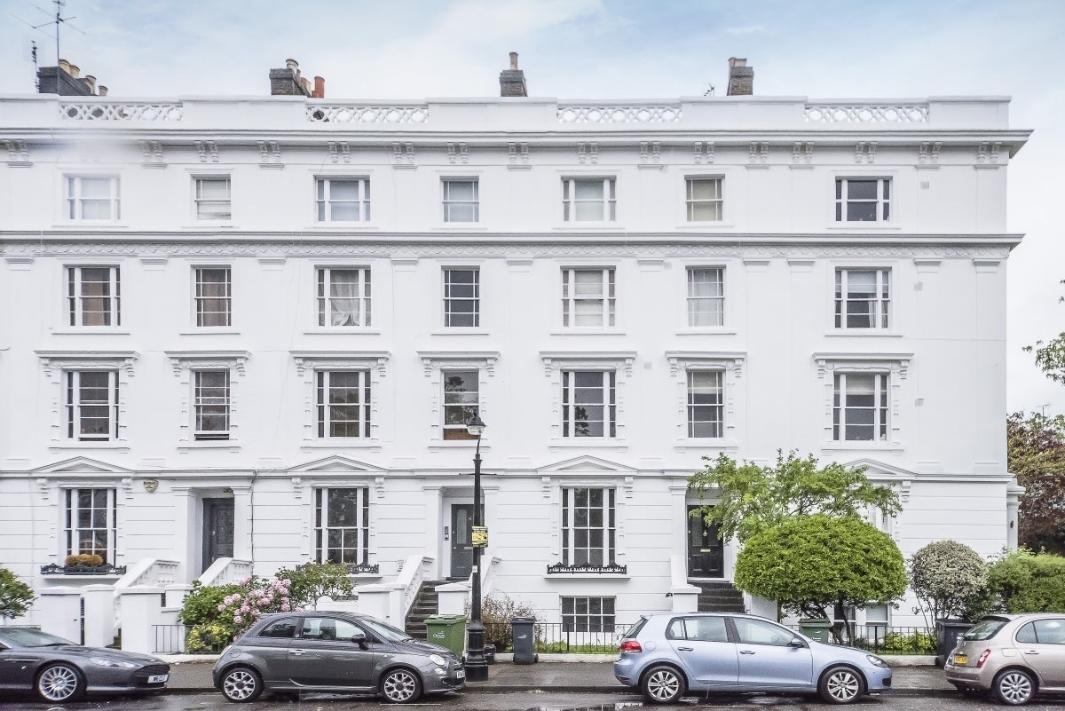 Flat Grafton Square in Greater London