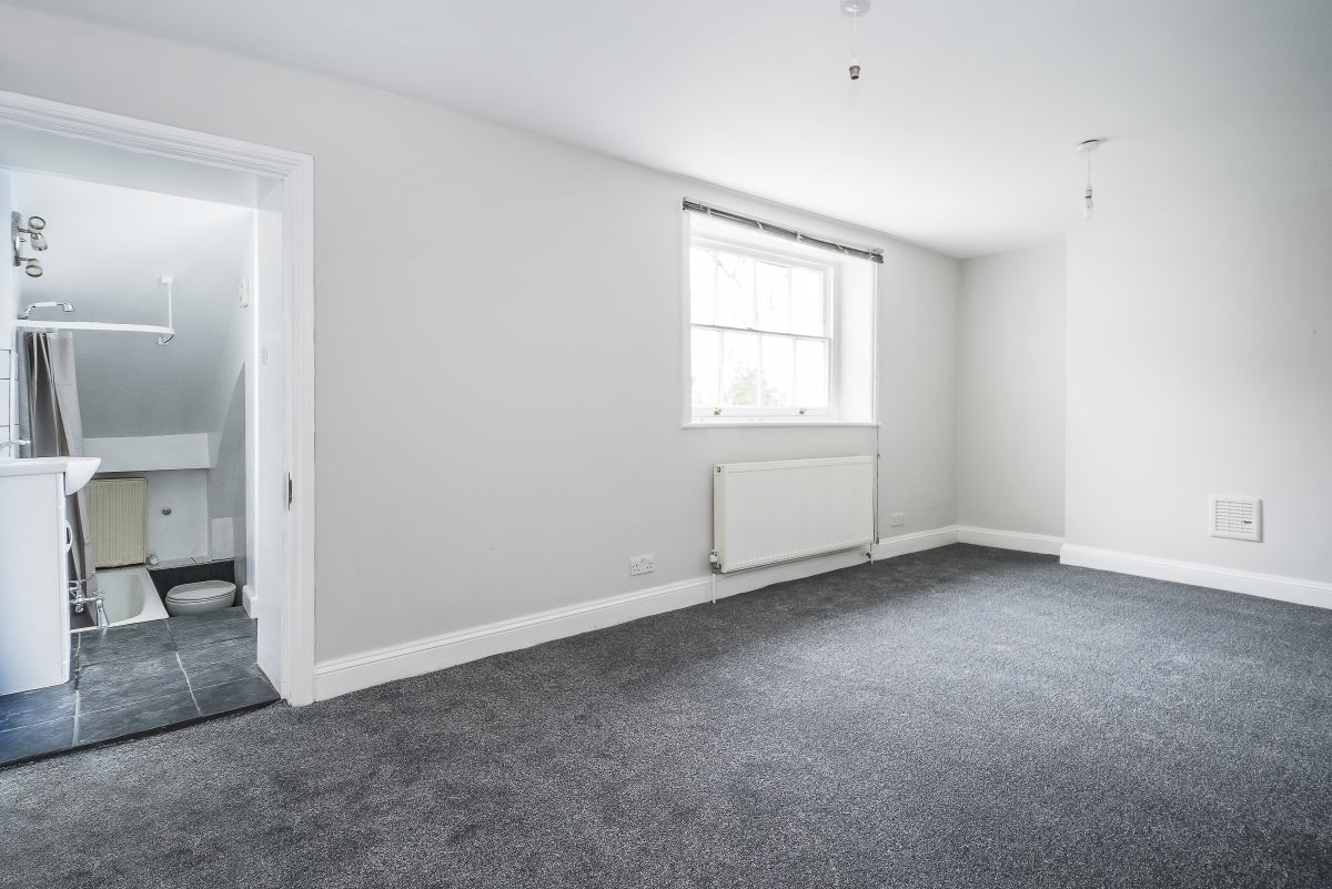 Flat Grafton Square in Greater London