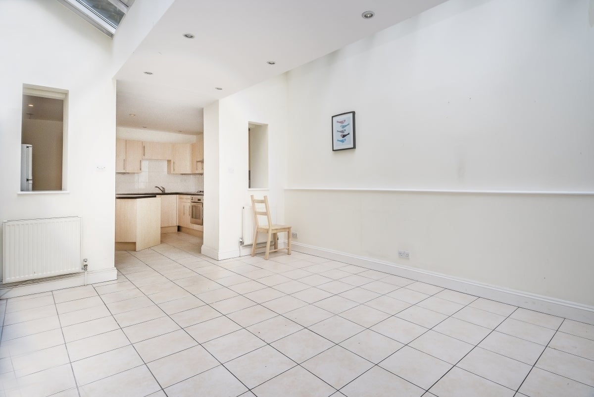 Flat Grafton Square in Greater London