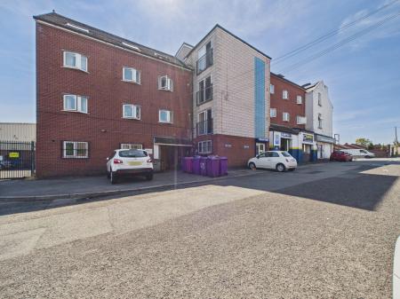 Room Arnside Road in Liverpool