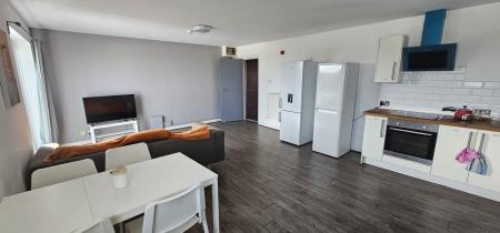 Room Arnside Road in Liverpool
