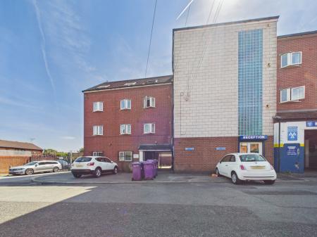 Room Arnside Road in Liverpool