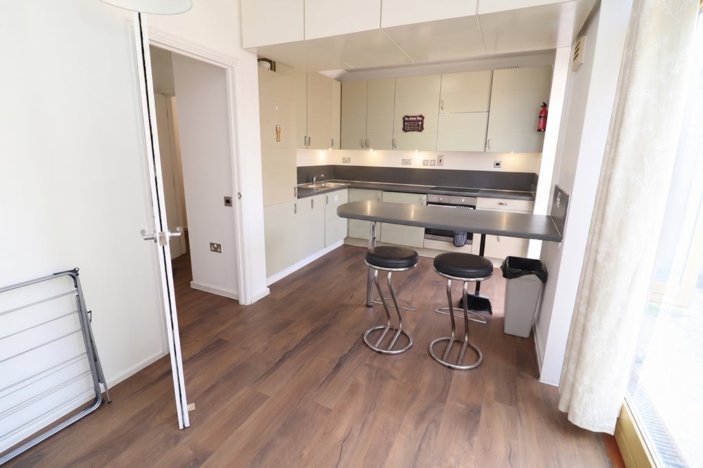 Room Globe Road in Greater London